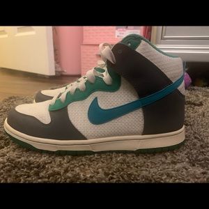 2009 6.0 SB Dunks size women’s 9 men’s 7